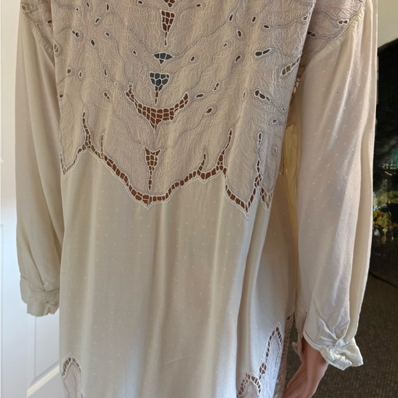 Cream Button-Up Embroidered Tunic - Picture 11 of 12